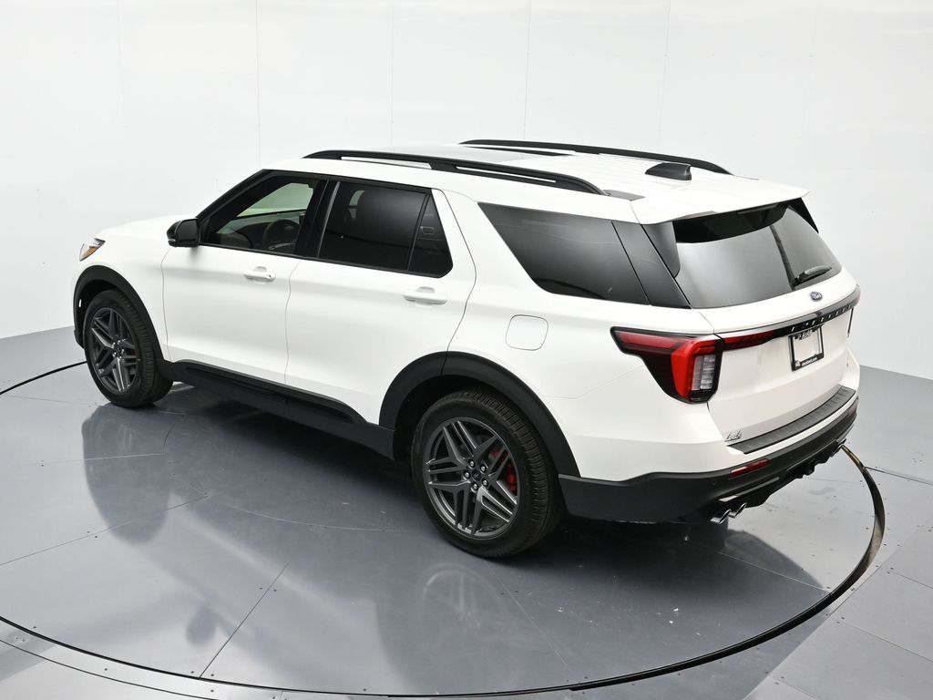 2026 Ford Explorer ST - Photo 32
