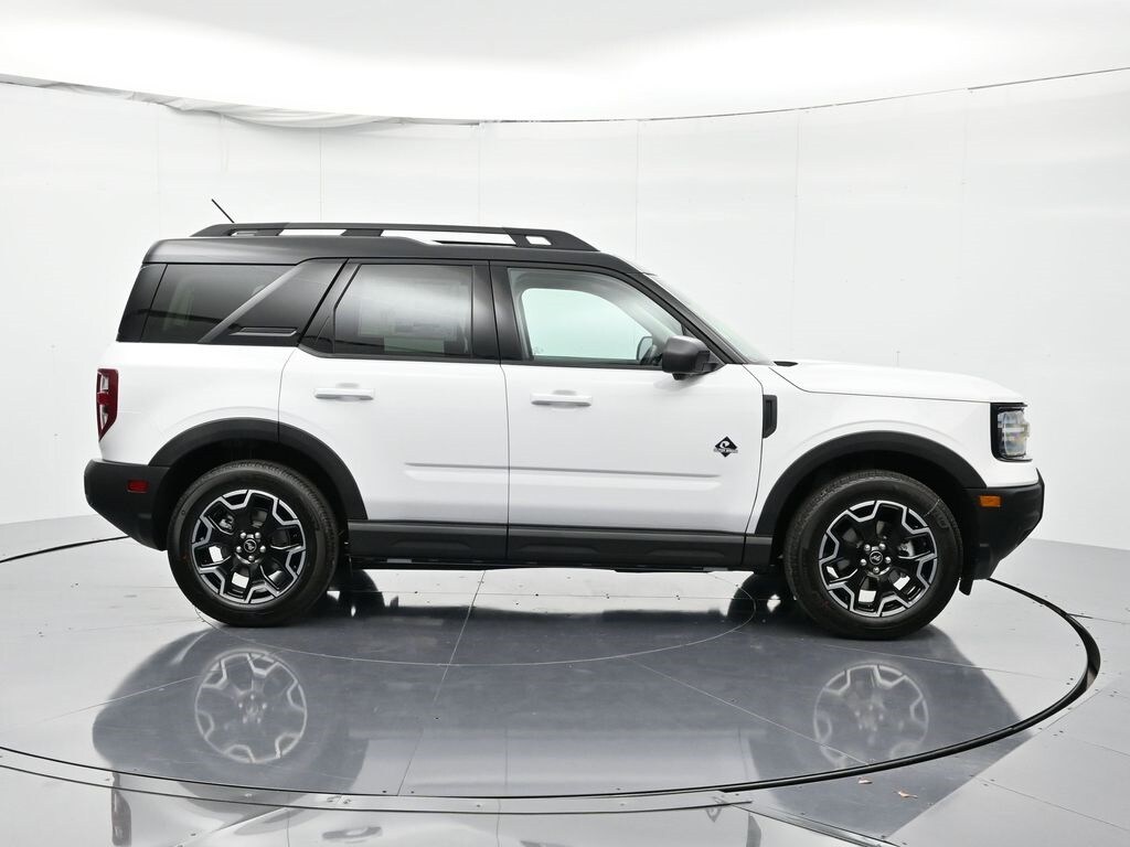 2025 Ford Bronco Sport Outer Banks photo 4