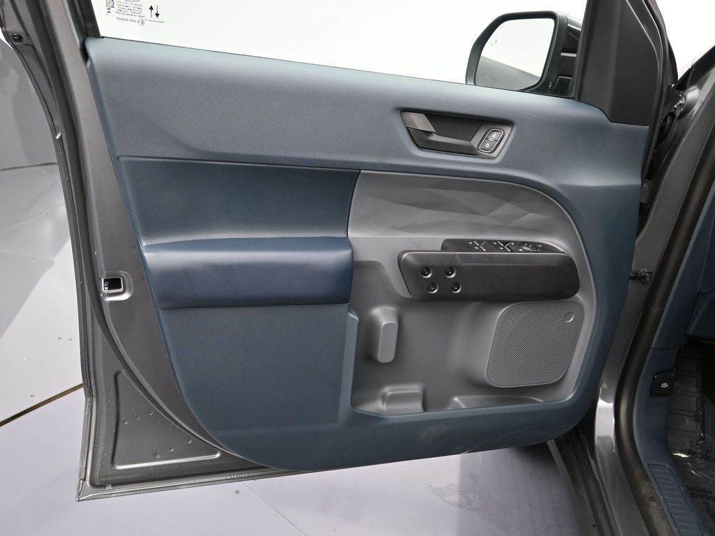 2025 Ford Maverick XLT - Photo 11