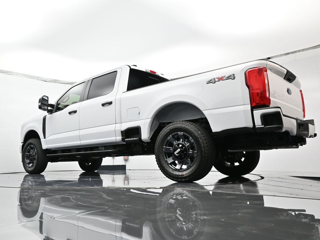 2026 Ford F-350 Super Duty Chassis Cab XL - Photo 41