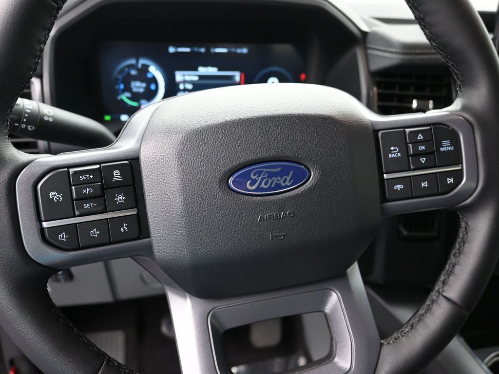 2025 Ford F-150 Lightning Flash - Photo 13