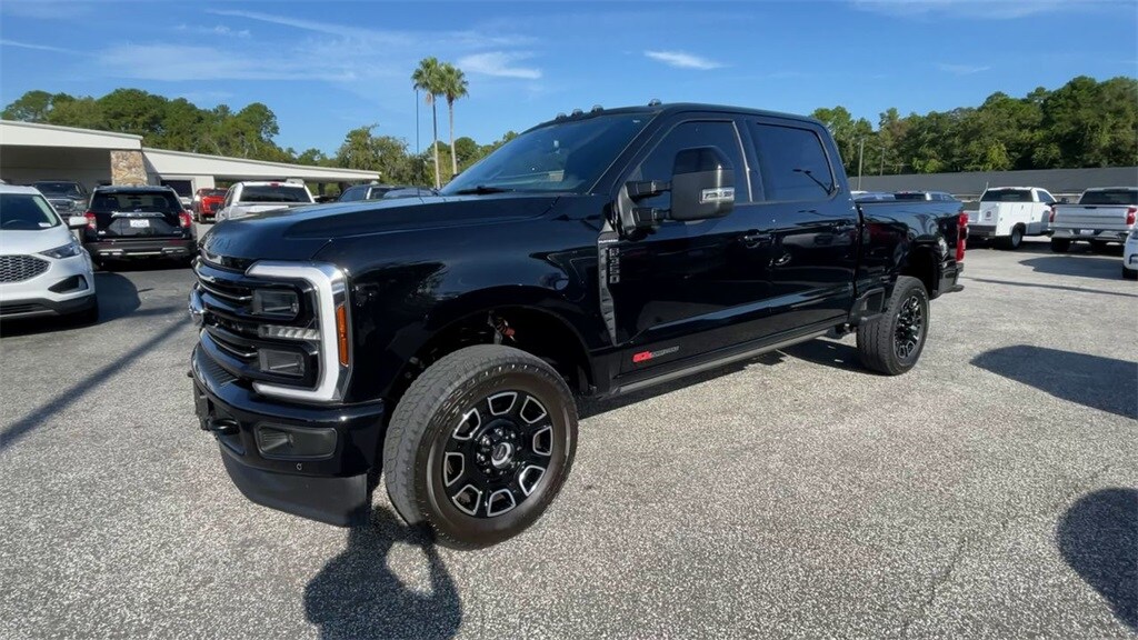 2025 Ford F-350 Platinum photo 4