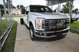 2027 Ford F-350 Chassis Truck Crew Cab