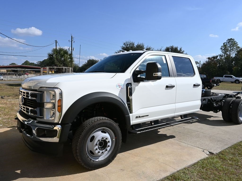 2026 Ford F-550 Super Duty Chassis Cab XL's photo