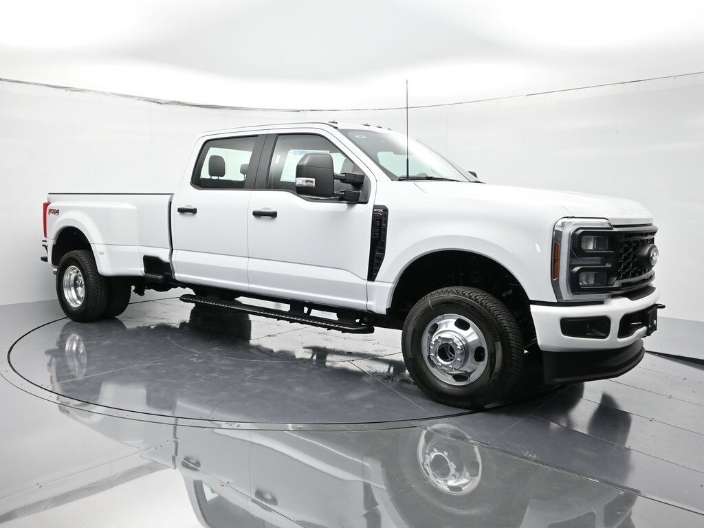 2026 Ford F-350 XL photo 3