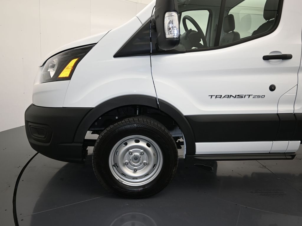 2025 Ford Transit Chassis Cab Base - Photo 9
