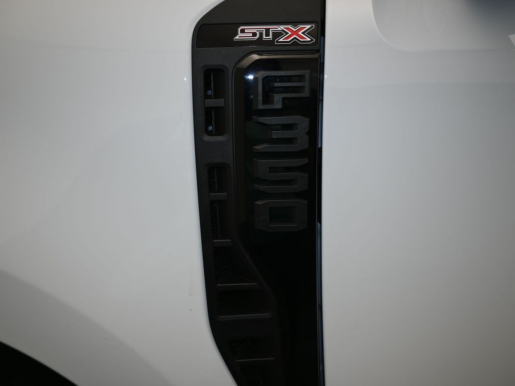 2026 Ford F-350 Super Duty Chassis Cab XL - Photo 26