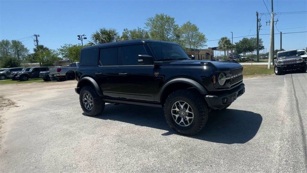 2025 Ford Bronco Badlands photo 2