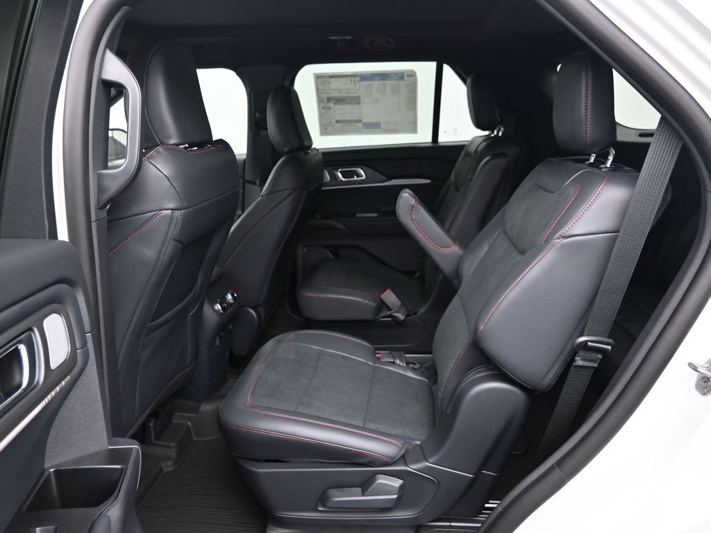2026 Ford Explorer ST - Photo 21