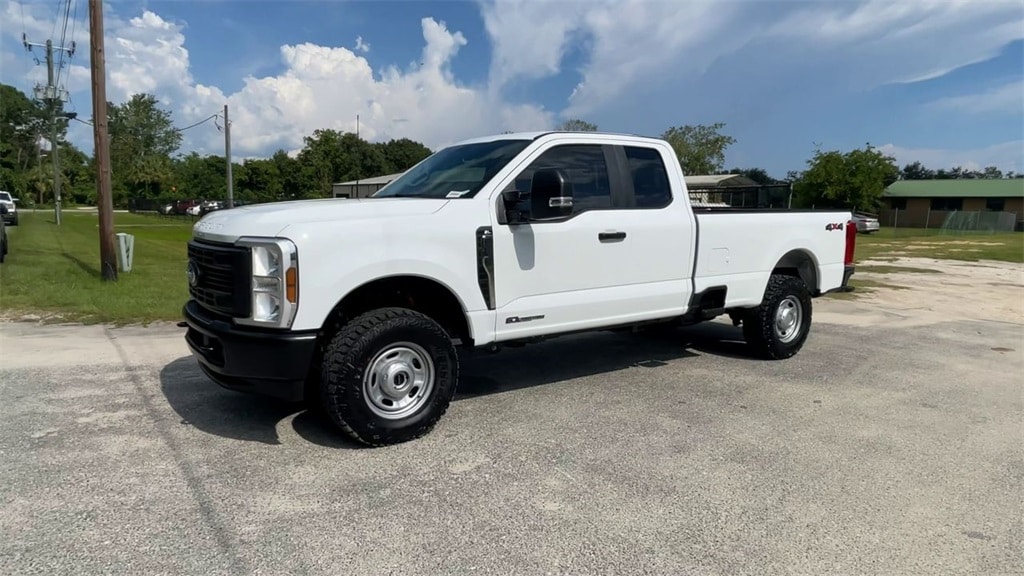 2025 Ford F-250 XL photo 4