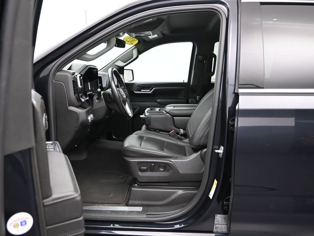 2025 GMC Sierra 1500 SLT - Photo 20
