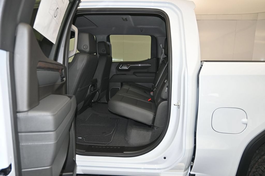 2026 GMC Sierra 1500 SLT - Photo 24