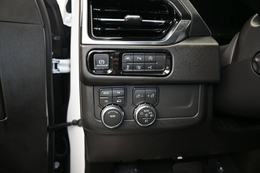 2026 GMC Yukon XL Denali - Photo 13