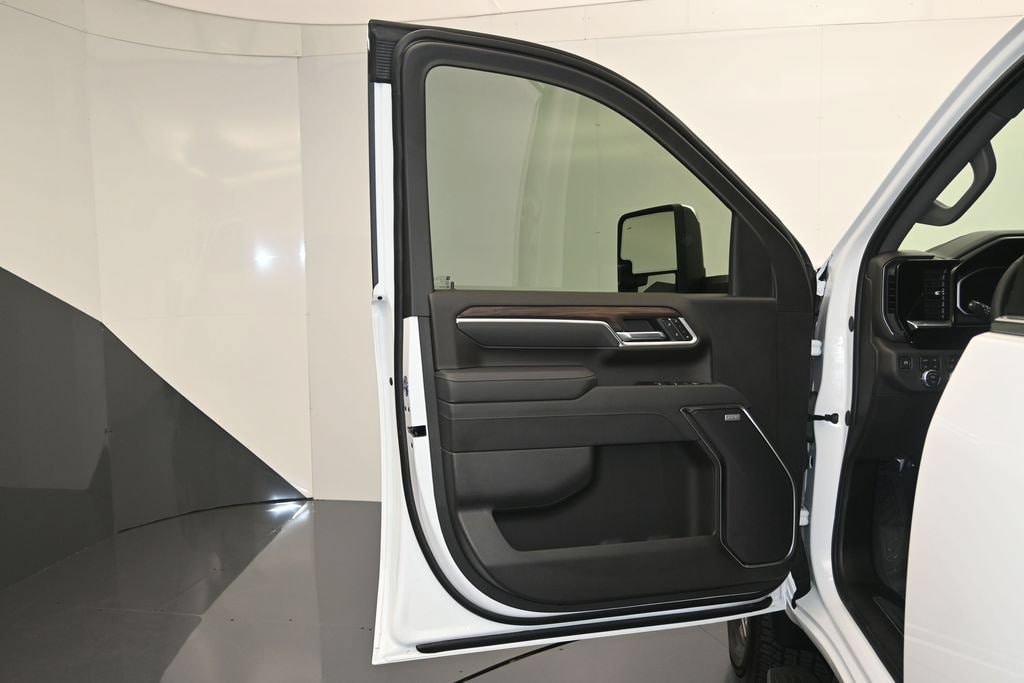 2026 GMC Sierra 2500HD SLT - Photo 10