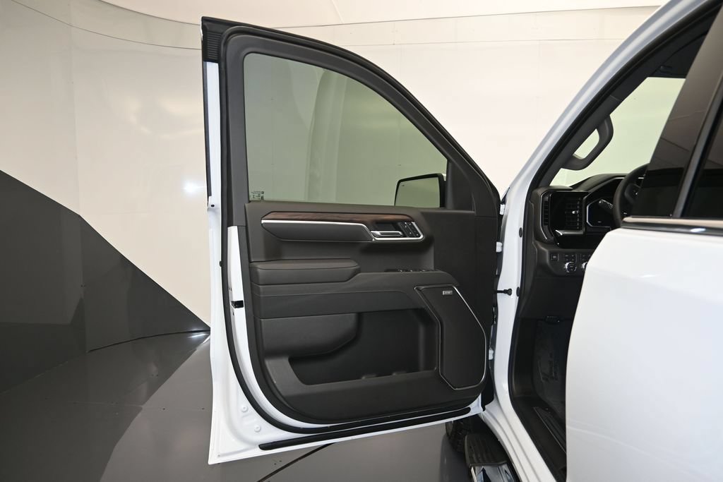 2026 GMC Sierra 1500 SLT - Photo 10