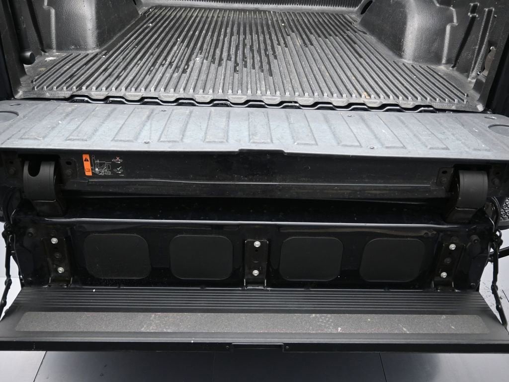 2025 GMC Sierra 1500 SLT - Photo 25