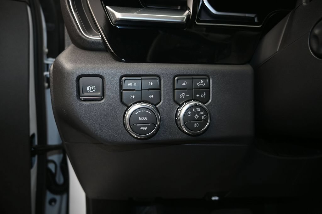 2026 GMC Sierra 1500 SLT - Photo 13