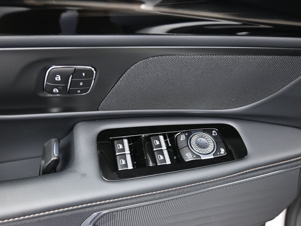 2026 Lincoln Nautilus Premiere - Photo 12