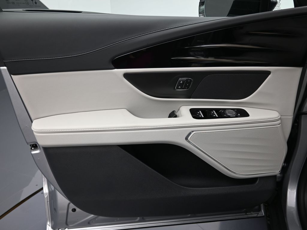 2026 Lincoln Nautilus Premiere - Photo 11