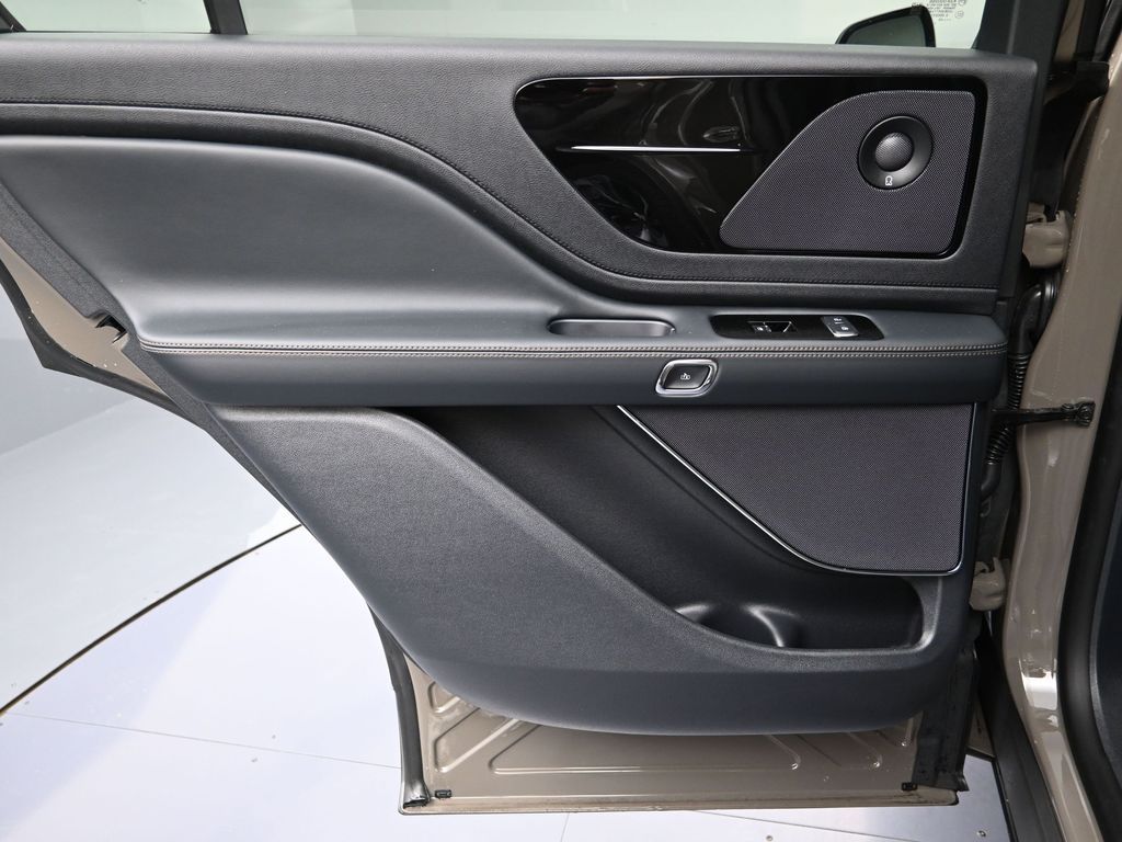2025 Lincoln Aviator Reserve - Photo 23