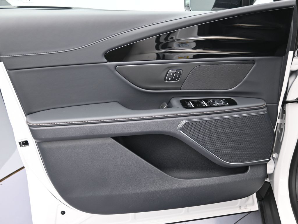 2026 Lincoln Nautilus Premiere - Photo 11