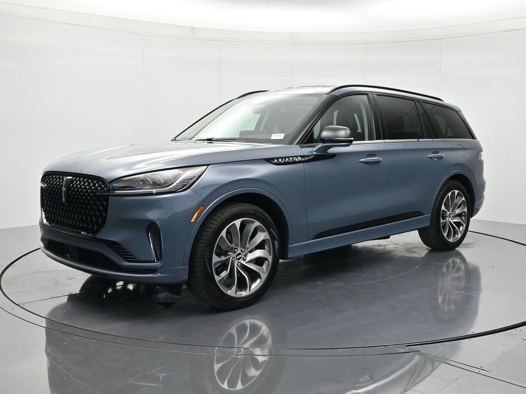 2026 Lincoln Aviator Premiere RWD's photo