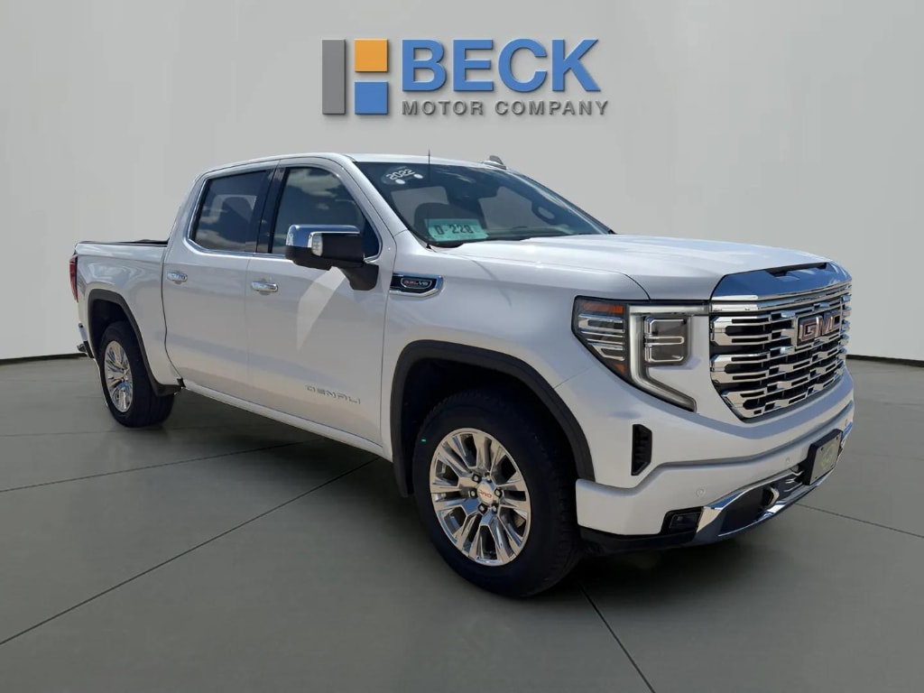 2022 GMC Sierra 4WD Crew Cab Short Box Denali's photo