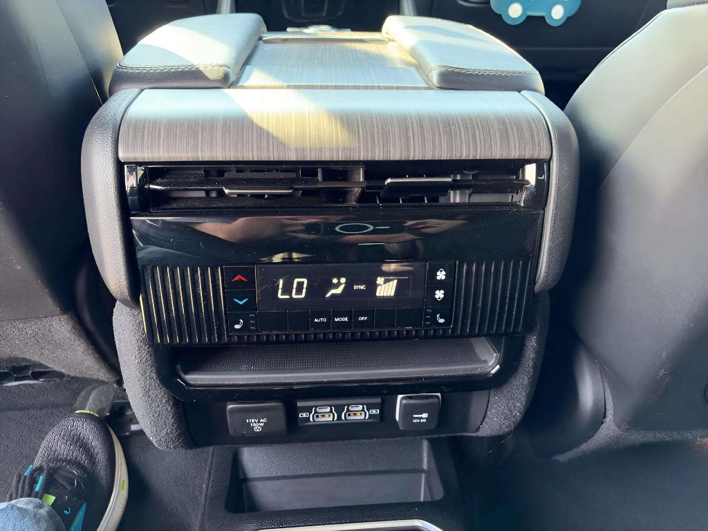 2024 Jeep Wagoneer Series III - Photo 23