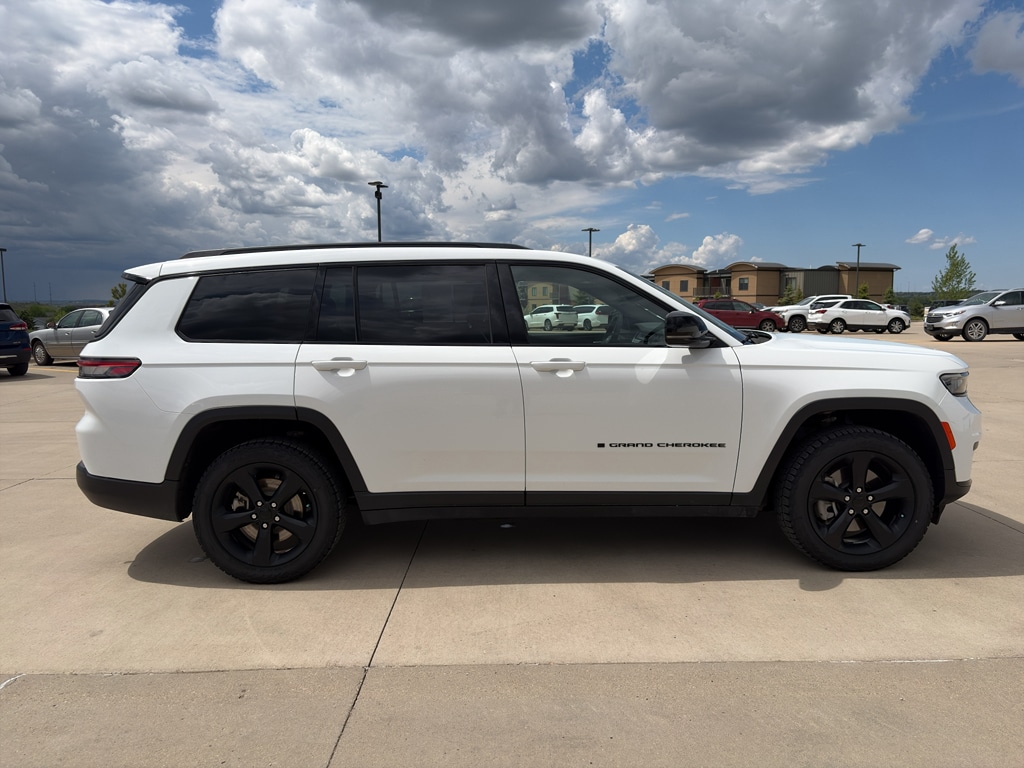 2023 Jeep Grand Cherokee L Altitude 4x4's photo