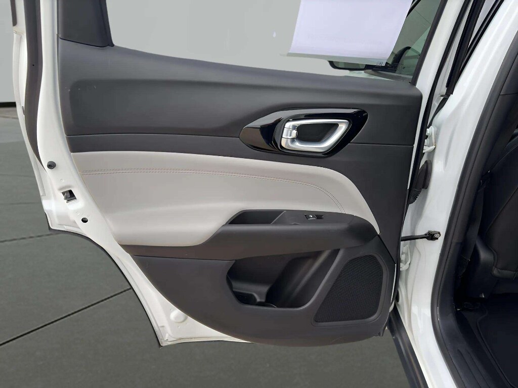 2025 Jeep Compass Limited - Photo 17