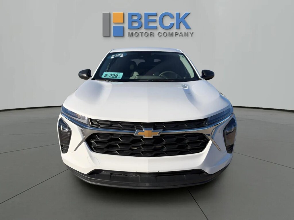 Used 2025 Chevrolet Trax LS SUV