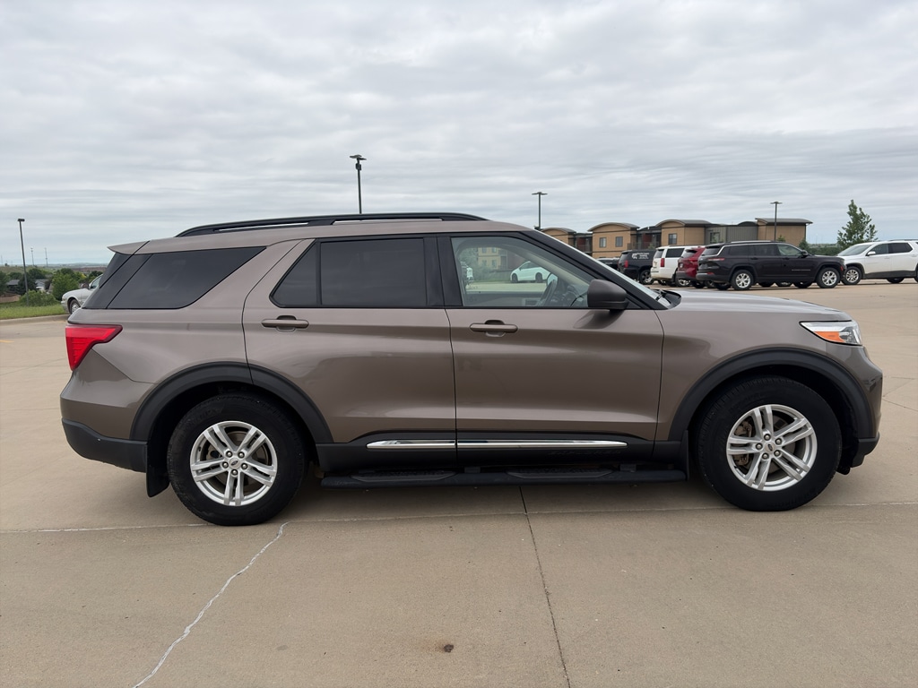 2021 Ford Explorer XLT 4WD's photo