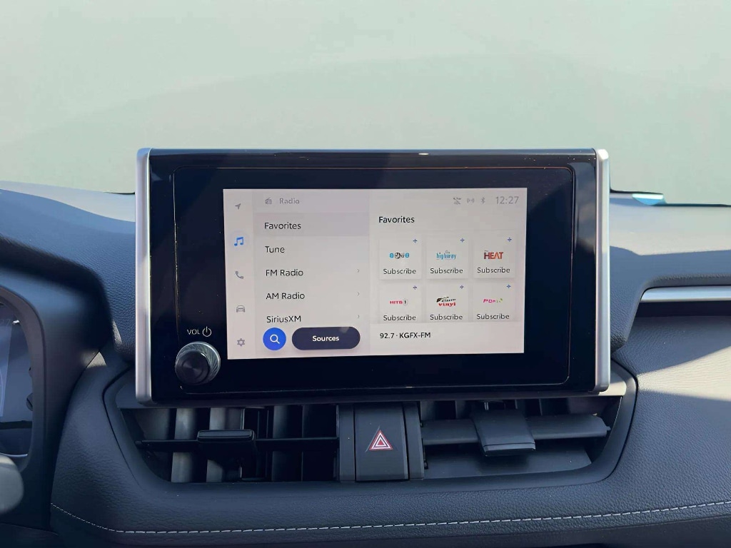 2023 Toyota RAV4 XLE - Photo 24