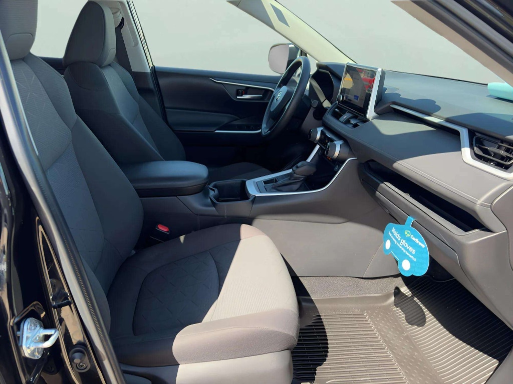 2023 Toyota RAV4 XLE - Photo 11