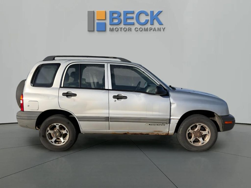 Used 2000 Chevrolet Tracker Base with VIN 2CNBJ13C3Y6905266 for sale in Pierre, SD