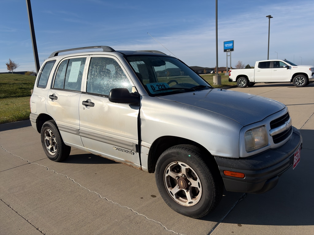 Used 2000 Chevrolet Tracker Base with VIN 2CNBJ13C3Y6905266 for sale in Pierre, SD