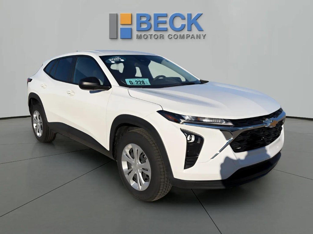 2025 Chevrolet Trax LS's photo
