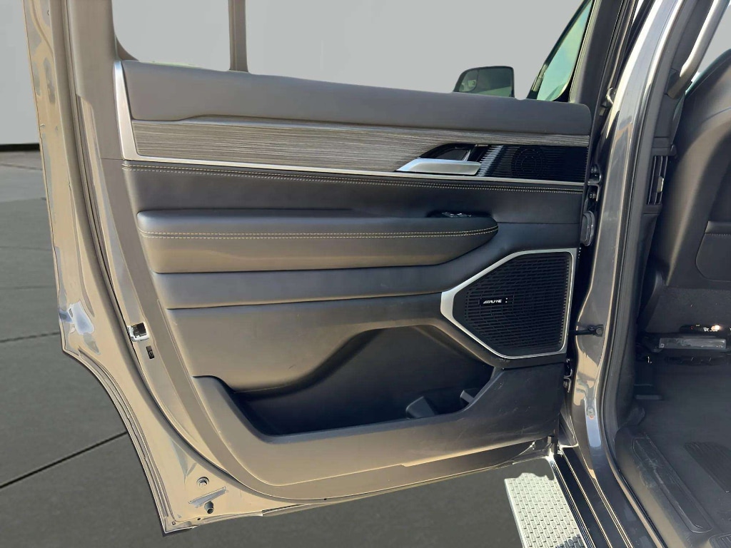 2024 Jeep Wagoneer Series III - Photo 24