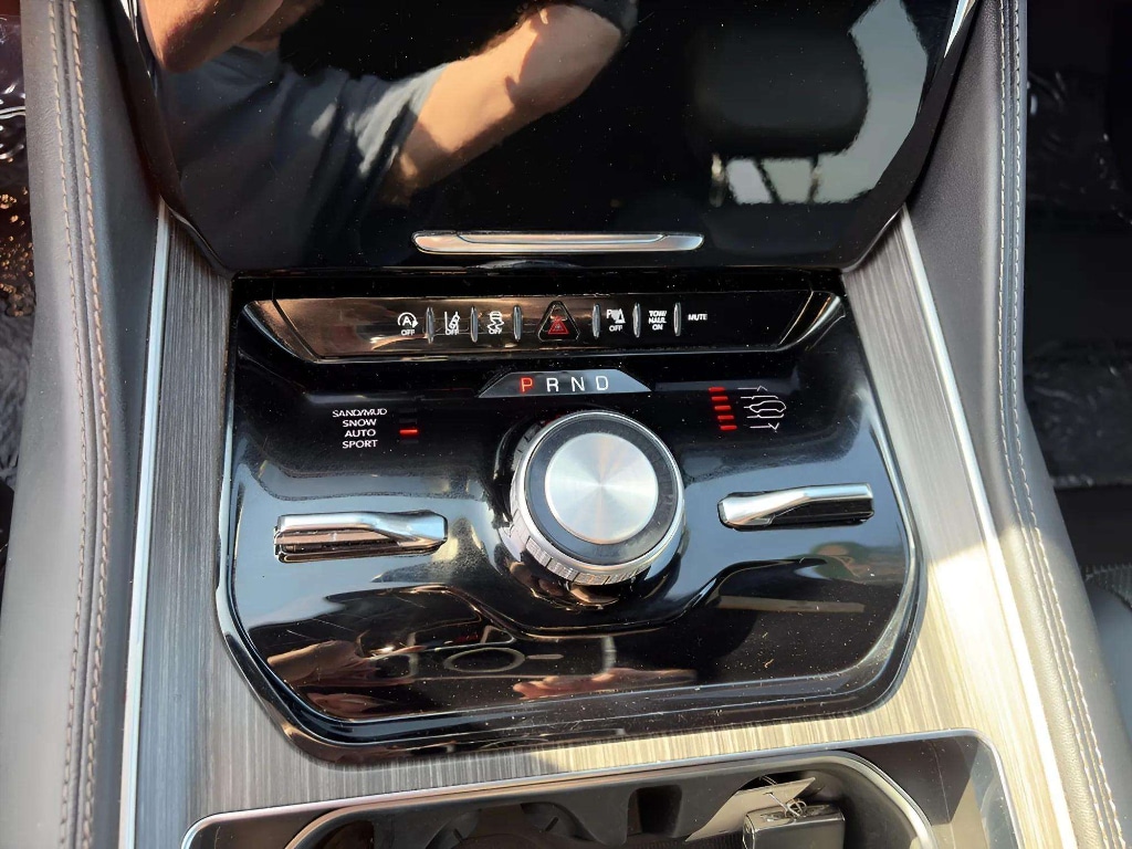 2024 Jeep Wagoneer Series III - Photo 36