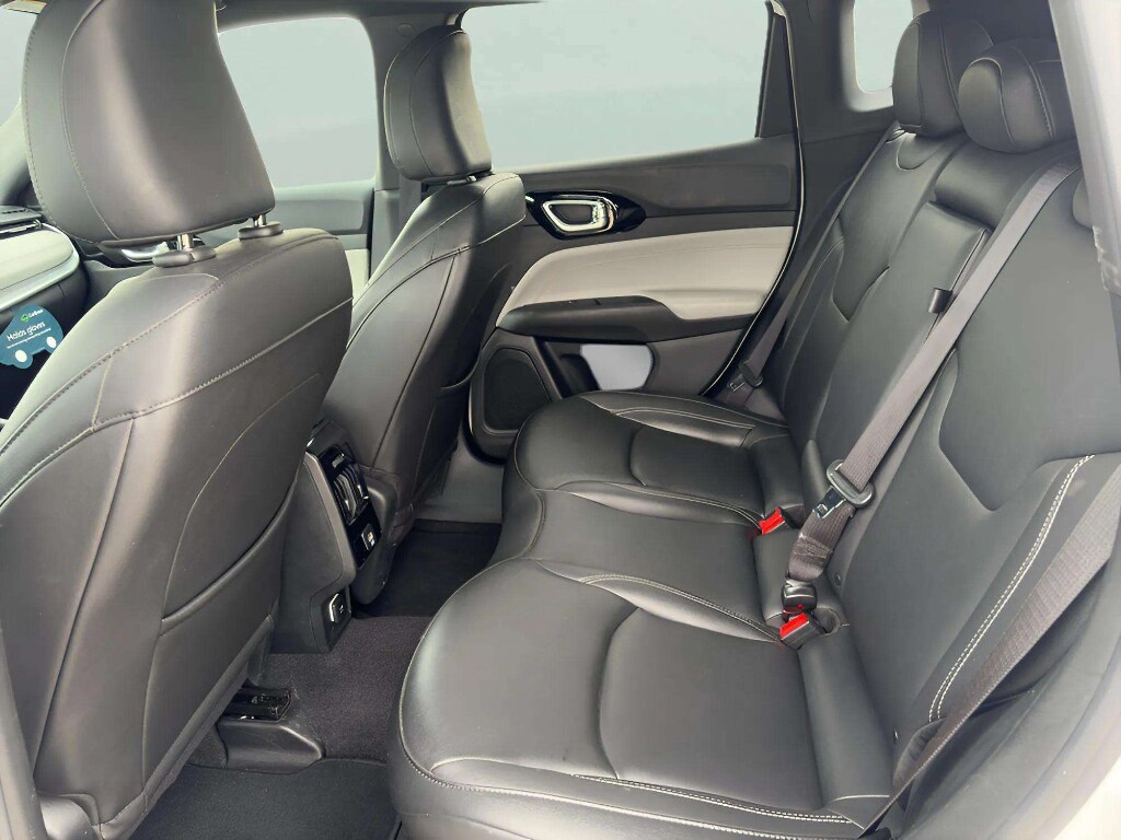 2025 Jeep Compass Limited - Photo 16
