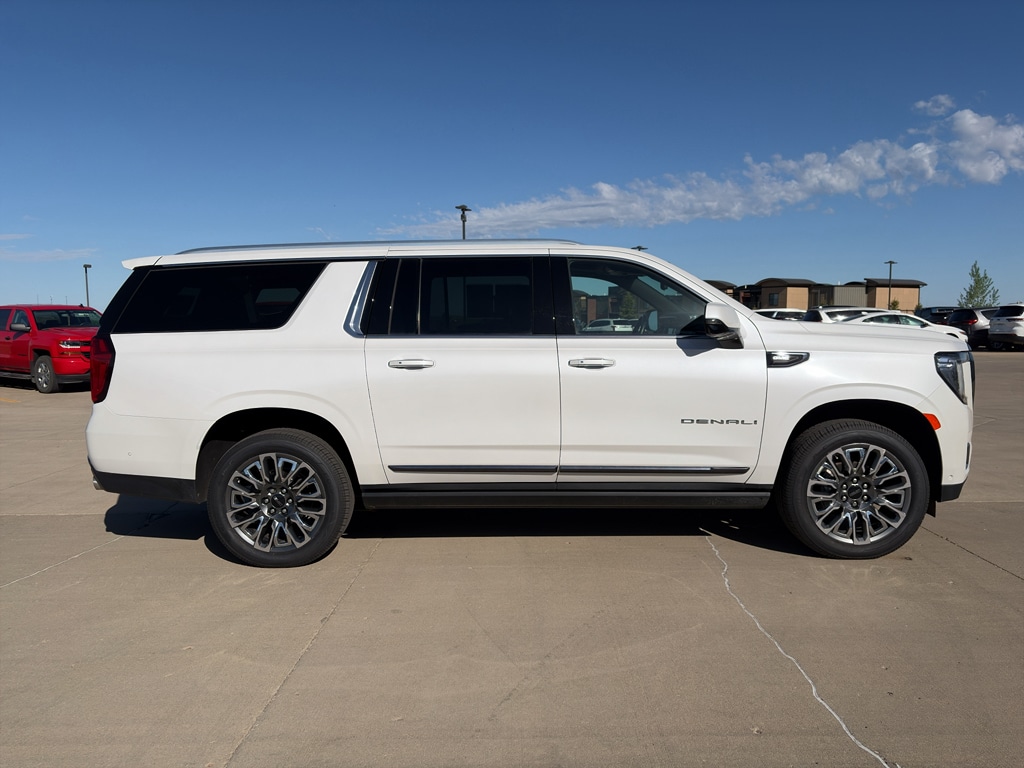 2023 GMC Yukon Denali Ultimate's photo