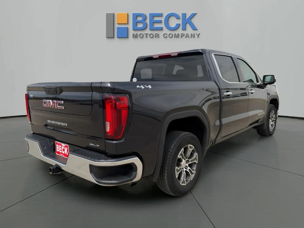 2026 GMC Sierra 1500 SLT - Photo 9