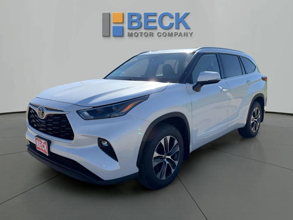 Used 2022 Toyota Highlander XLE SUV