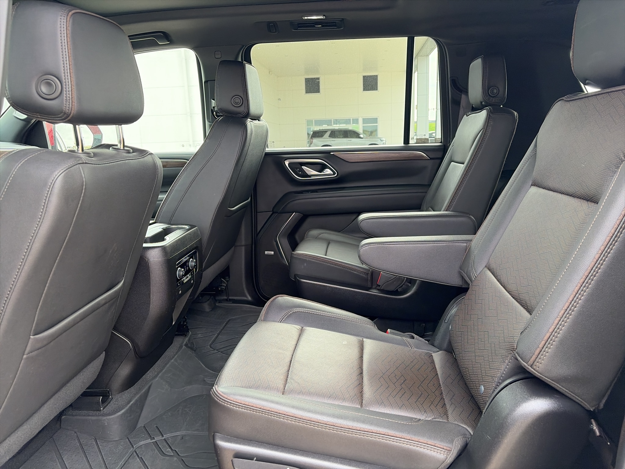 2024 Chevrolet Suburban High Country - Photo 19