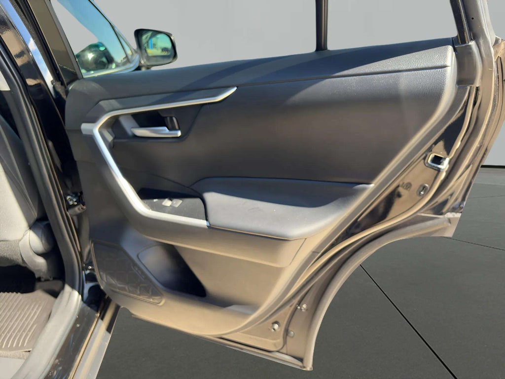 2023 Toyota RAV4 XLE - Photo 14