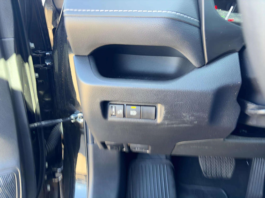2023 Toyota RAV4 XLE - Photo 20