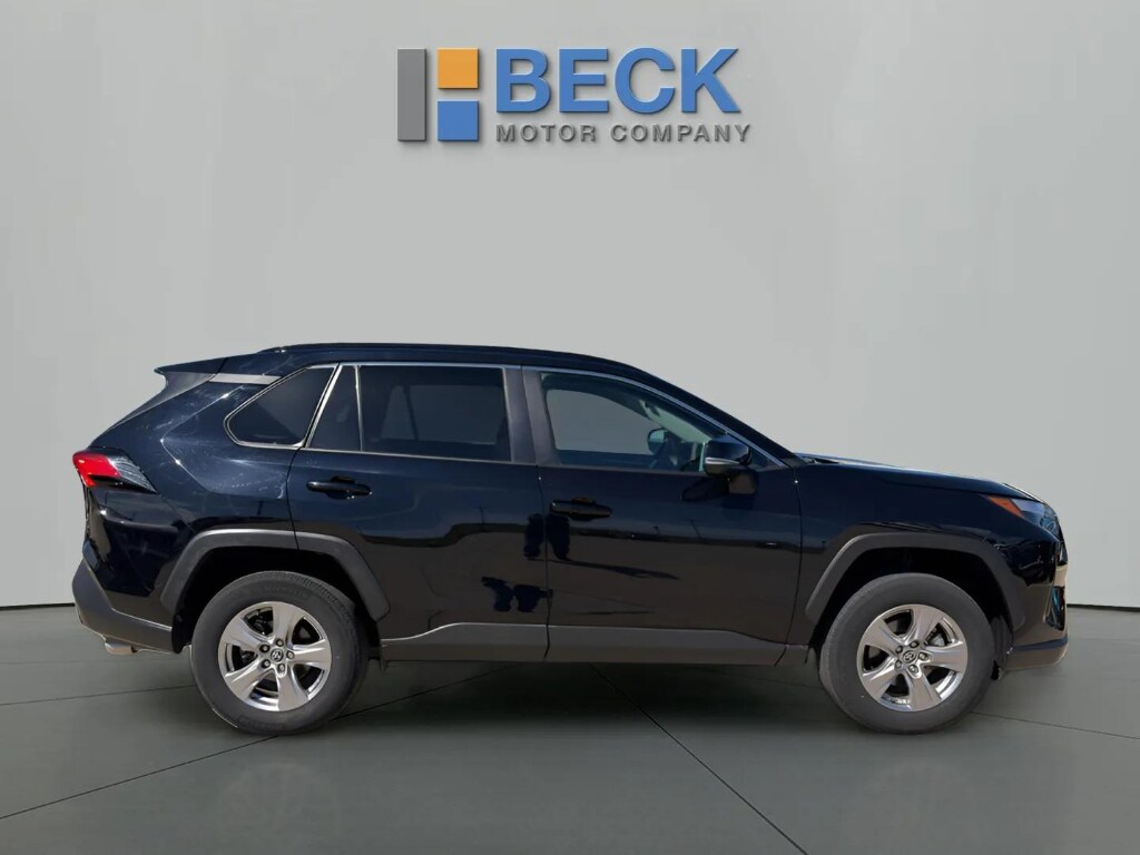 2023 Toyota RAV4 XLE - Photo 9