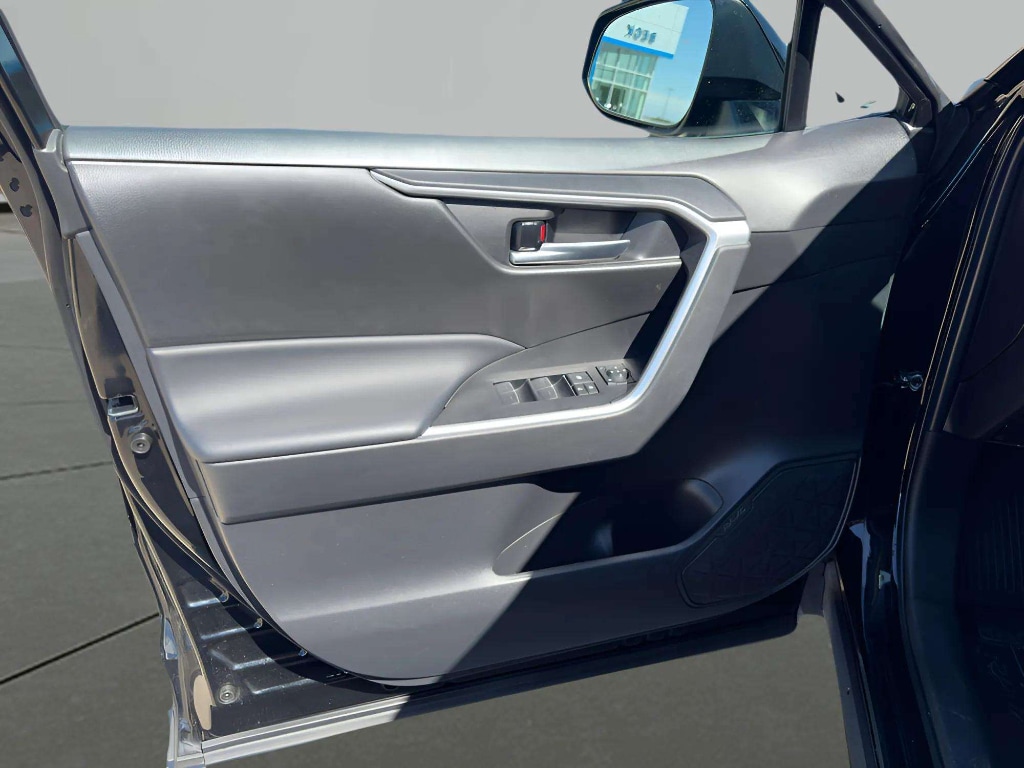 2023 Toyota RAV4 XLE - Photo 29