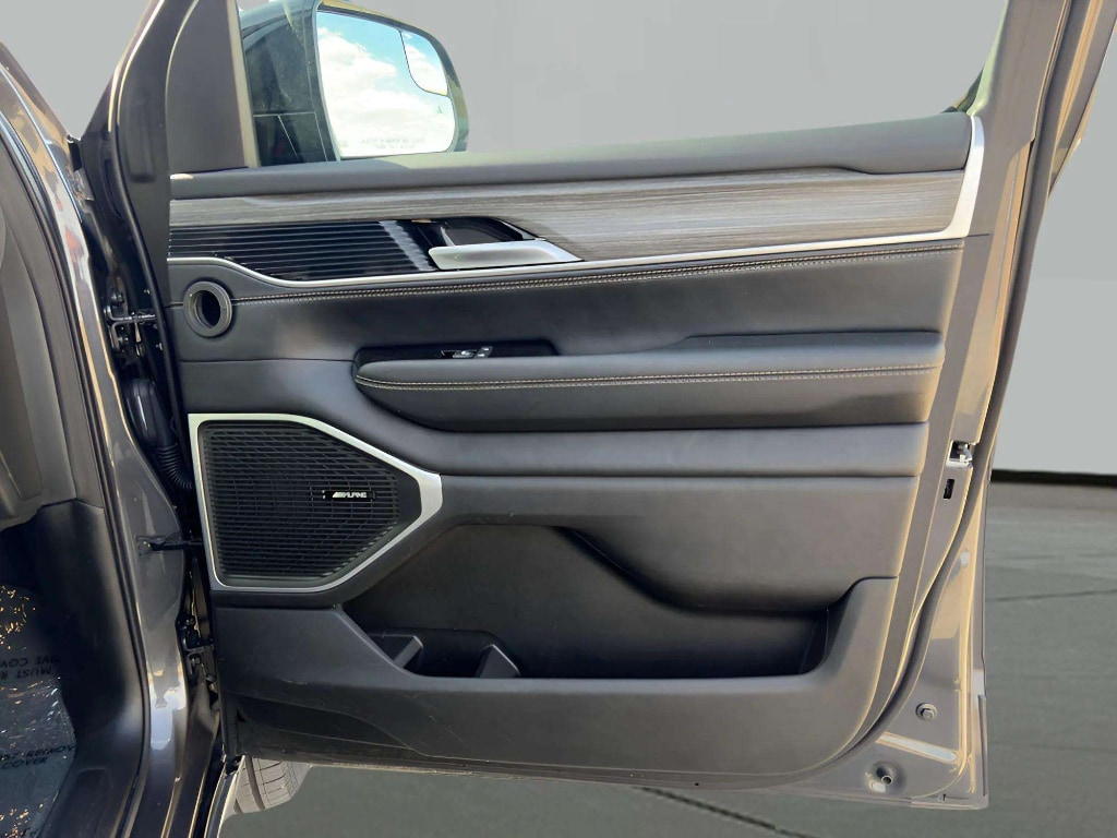2024 Jeep Wagoneer Series III - Photo 15