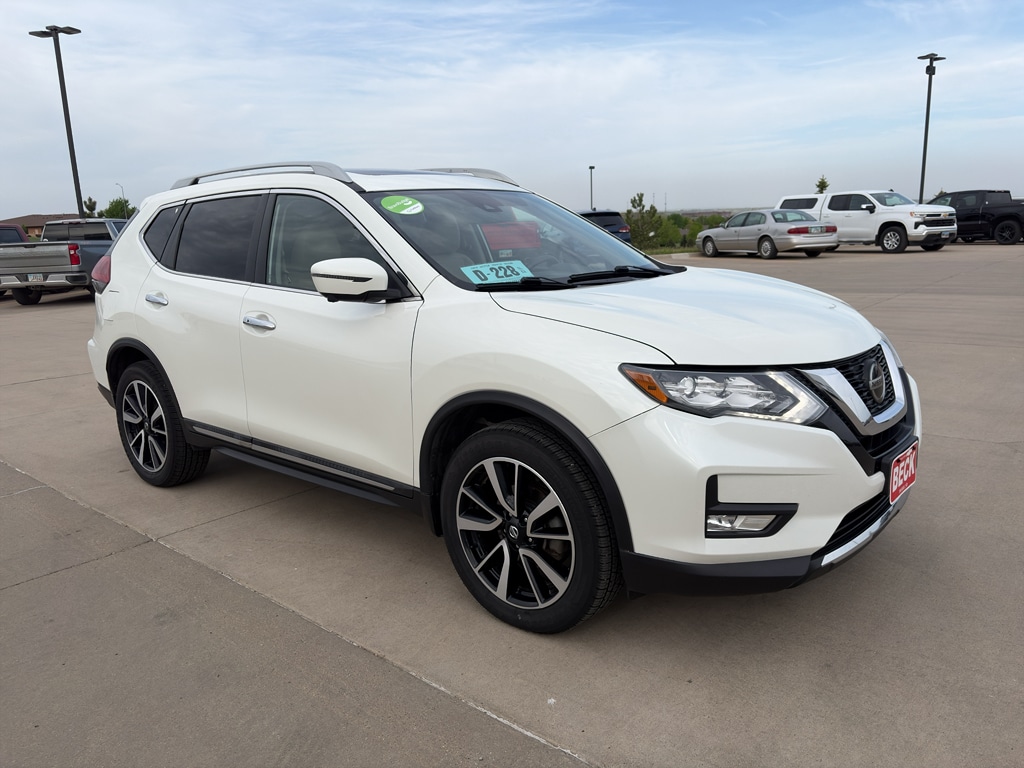 Used 2019 Nissan Rogue SL with VIN 5N1AT2MVXKC743436 for sale in Pierre, SD